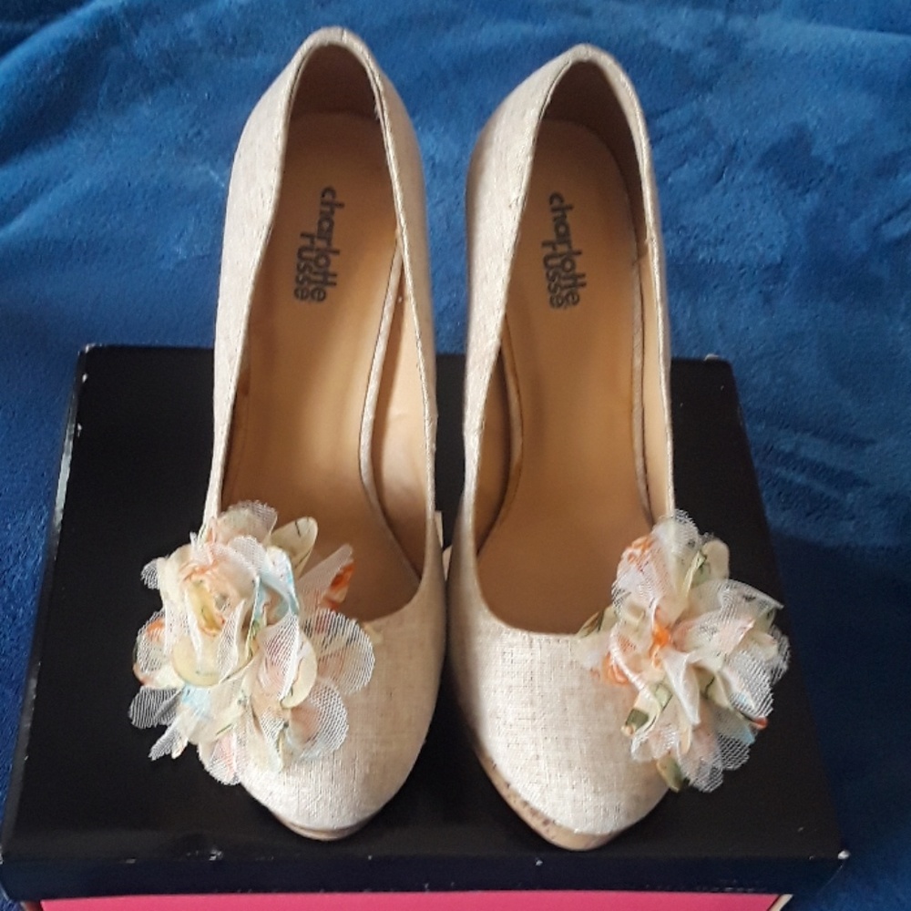 Heels - Picture 2 of 3